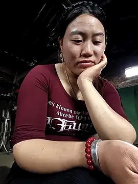 Snapshot of siki-00 chatting on 12/02/25, 01:33 siki-00 online show from 12/02/25, 01:33