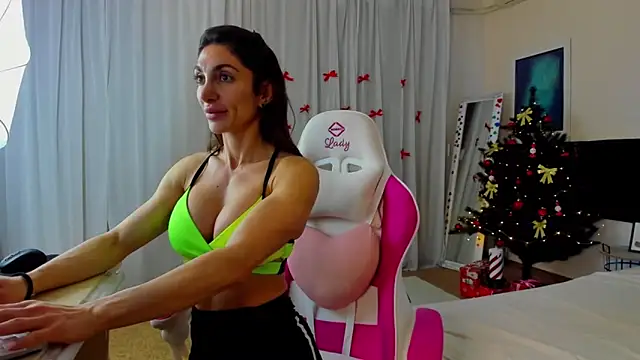 Snapshot of TinaFlames chatting on 12/18/25, 01:17 TinaFlames online show from 12/18/25, 01:17