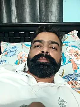 Snapshot of demon_royal chatting on 10/28/25, 02:31 demon royal online show from 10/28/25, 02:31