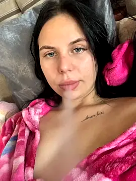 Snapshot of ksenia123 chatting on 10/26/25, 07:58 ksenia123 online show from 10/26/25, 07:58