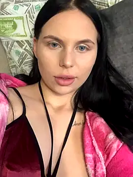 Snapshot of ksenia123 chatting on 10/31/25, 11:55 ksenia123 online show from 10/31/25, 11:55