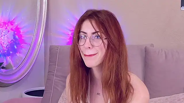 CaitlinMoon online show from 12/15/25, 04:06