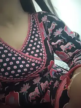 Snapshot of your_favourite_bhabhi chatting on 05/19/26, 05:58 your favourite bhabhi online show from 05/19/26, 05:58