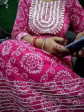 Snapshot of your_favourite_bhabhi chatting on 05/28/26, 07:05 your favourite bhabhi online show from 05/28/26, 07:05