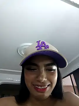 Snapshot of Catalleya_flower chatting on 11/14/25, 07:56 Catalleya flower online show from 11/14/25, 07:56