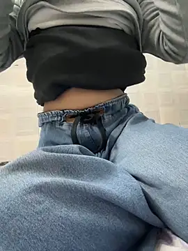 miss moonikaa online show from 12/17/25, 09:04