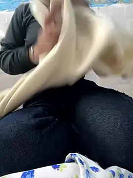 miss moonikaa online show from 01/17/26, 10:42