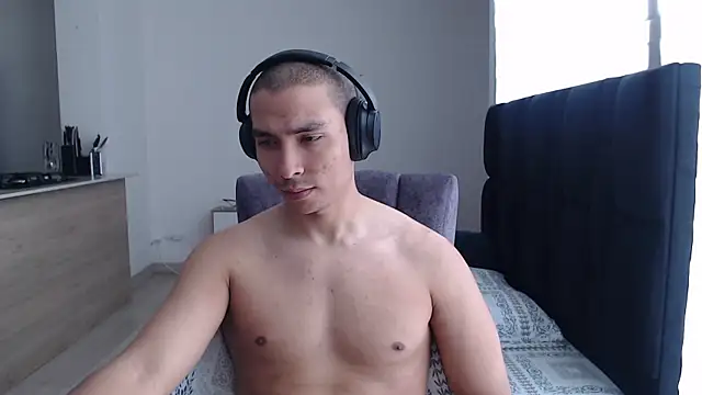 Auron Demon01 online show from 12/16/25, 04:12