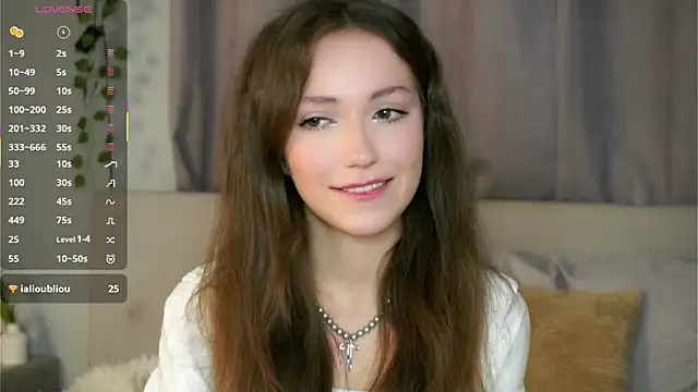 Snapshot of ZeniaBolich chatting on 10/11/25, 10:08 ZeniaBolich online show from 10/11/25, 10:08