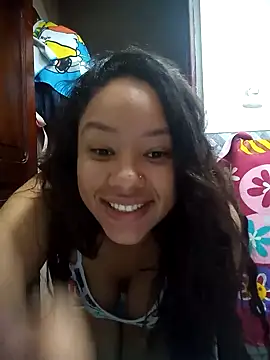 Snapshot of EAAM1@xh chatting on 09/26/25, 01:04 EAAM1xh online show from 09/26/25, 01:04