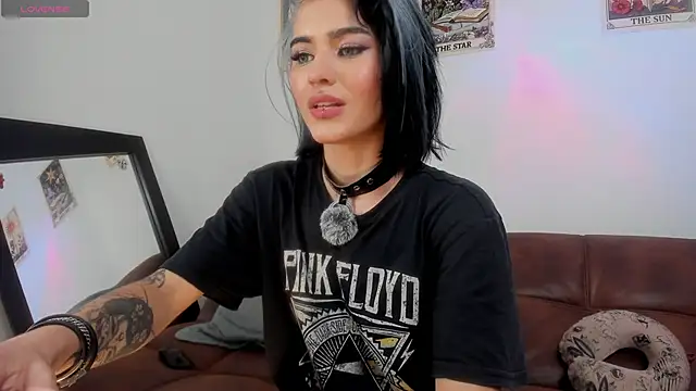 La Diabla 111  online show from 04/30/26, 06:47