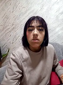 Snapshot of Dulce_Bella_ chatting on 10/24/25, 03:25 Dulce Bella online show from 10/24/25, 03:25