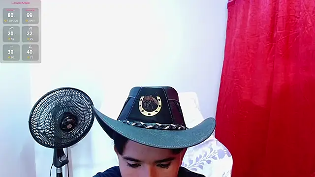 Snapshot of DayroDuran chatting on 10/11/25, 06:50 DayroDuran online show from 10/11/25, 06:50