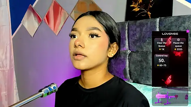 Snapshot of lau-hot chatting on 10/22/25, 07:35 lau-hot online show from 10/22/25, 07:35