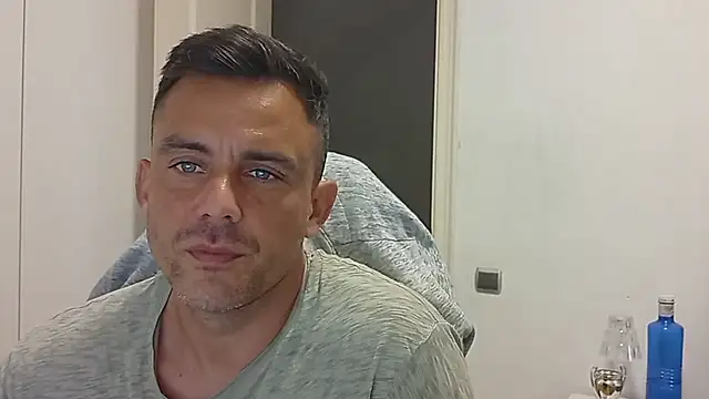 Captianamericablue online show from 10/19/25, 04:07