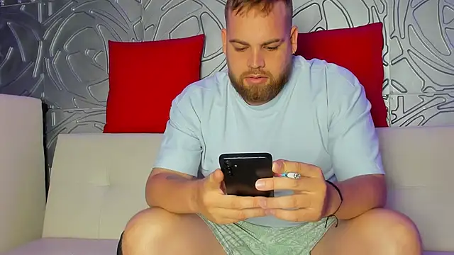 Snapshot of Sweetberryhot chatting on 10/25/25, 07:30 Sweetberryhot online show from 10/25/25, 07:30