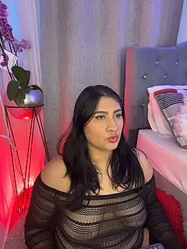 Snapshot of Elyross1_ chatting on 10/19/25, 10:43 Elyross1 online show from 10/19/25, 10:43