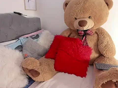 Snapshot of Elyross1_ chatting on 11/03/25, 09:38 Elyross1 online show from 11/03/25, 09:38