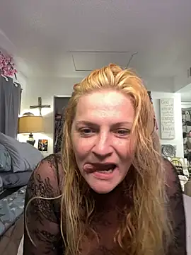 Goldenndoll online show from 09/10/25, 02:06