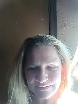 Goldenndoll online show from 11/13/25, 04:28