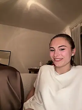 SophiiaStarr online show from 05/06/26, 08:58