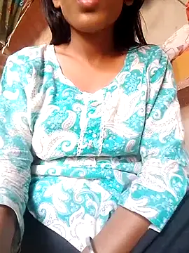 Snapshot of Riya_patola chatting on 05/10/26, 09:47 Riya patola online show from 05/10/26, 09:47