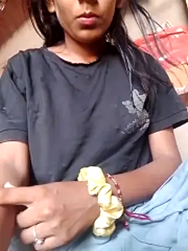 Snapshot of Riya_patola chatting on 05/23/26, 03:01 Riya patola online show from 05/23/26, 03:01