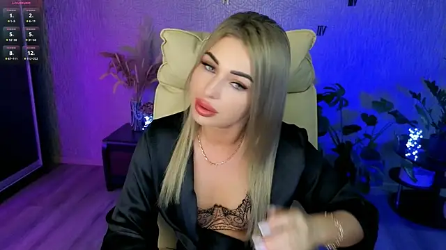 Snapshot of NikkiiStill chatting on 06/19/26, 02:16 NikkiiStill online show from 06/19/26, 02:16
