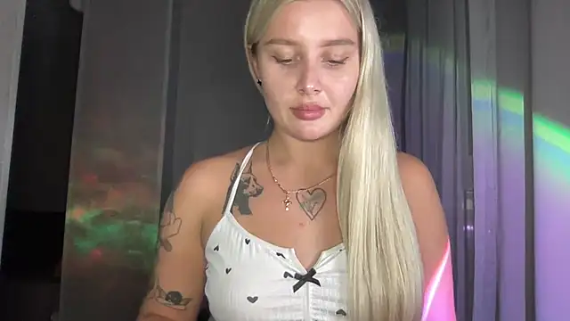 Snapshot of Sasha_yourdream chatting on 09/14/25, 07:35 Sasha yourdream online show from 09/14/25, 07:35