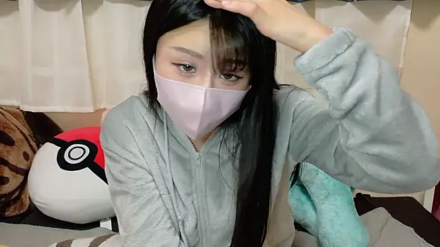 Snapshot of Ema-- chatting on 12/23/25, 10:13 Ema-- online show from 12/23/25, 10:13