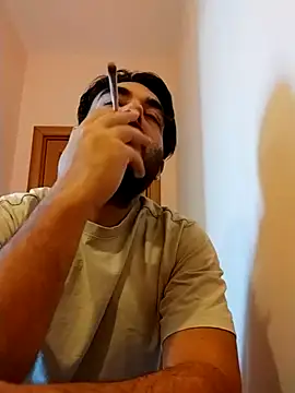 Snapshot of axsimil chatting on 11/12/25, 10:15 axsimil online show from 11/12/25, 10:15