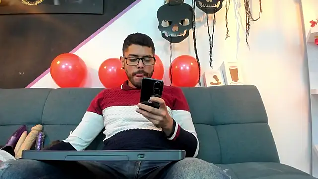 Snapshot of DanteWinter chatting on 10/25/25, 03:47 DanteWinter online show from 10/25/25, 03:47