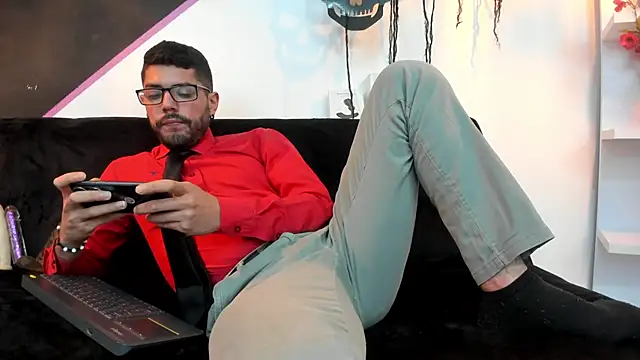 Snapshot of DanteWinter chatting on 10/27/25, 03:32 DanteWinter online show from 10/27/25, 03:32