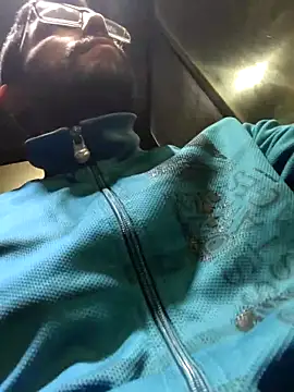 Snapshot of DanteWinter chatting on 10/30/25, 02:13 DanteWinter online show from 10/30/25, 02:13