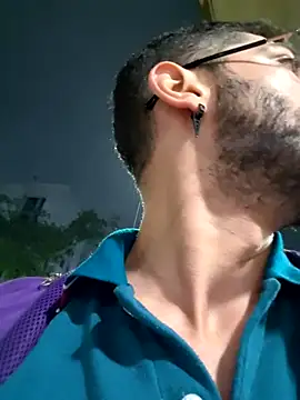 Snapshot of DanteWinter chatting on 11/04/25, 02:43 DanteWinter online show from 11/04/25, 02:43