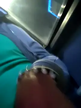 Snapshot of DanteWinter chatting on 11/22/25, 02:21 DanteWinter online show from 11/22/25, 02:21