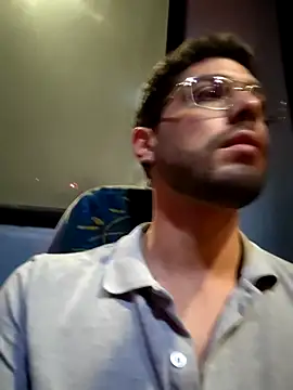 Snapshot of DanteWinter chatting on 12/04/25, 02:21 DanteWinter online show from 12/04/25, 02:21