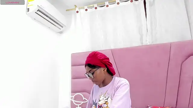 MarianRosse online show from 10/19/25, 07:47