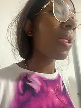 MarianRosse online show from 12/04/25, 02:04