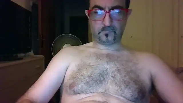 Snapshot of max_im69 chatting on 07/18/26, 10:35 max im69 online show from 07/18/26, 10:35