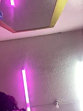 Snapshot of XBODTRIIPX chatting on 12/04/25, 04:22 XBODTRIIPX online show from 12/04/25, 04:22