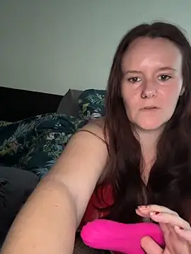 Snapshot of marialuna88 chatting on 11/02/25, 12:07 marialuna88 online show from 11/02/25, 12:07