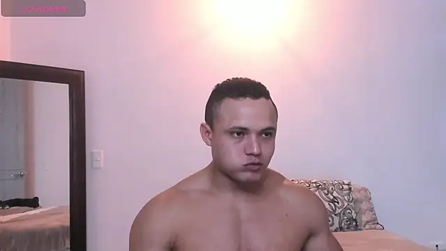 Snapshot of KingLevi01 chatting on 09/08/25, 03:44 KingLevi01 online show from 09/08/25, 03:44