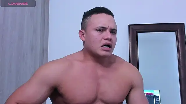 Snapshot of KingLevi01 chatting on 10/20/25, 09:59 KingLevi01 online show from 10/20/25, 09:59