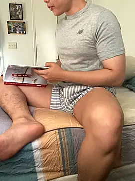 Snapshot of Pikachu19yo chatting on 11/02/25, 12:02 Pikachu19yo online show from 11/02/25, 12:02