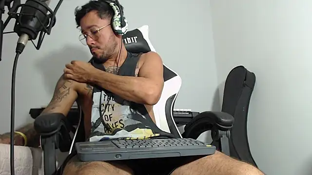 Snapshot of dereck_karter chatting on 12/11/24, 02:09 dereck karter online show from 12/11/24, 02:09