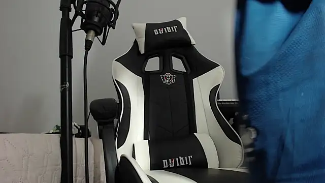 Snapshot of dereck_karter chatting on 12/11/24, 07:03 dereck karter online show from 12/11/24, 07:03