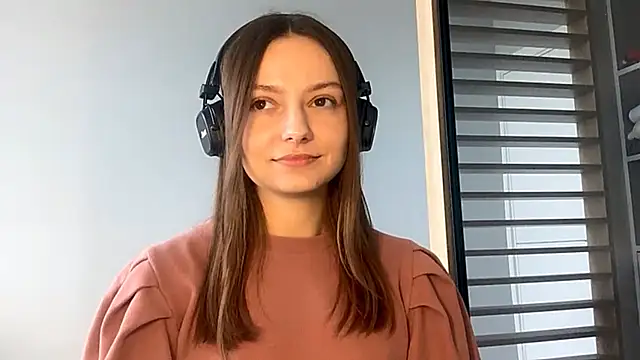 Snapshot of SoulHiperAgne_ chatting on 09/19/25, 06:26 SoulHiperAgne  online show from 09/19/25, 06:26