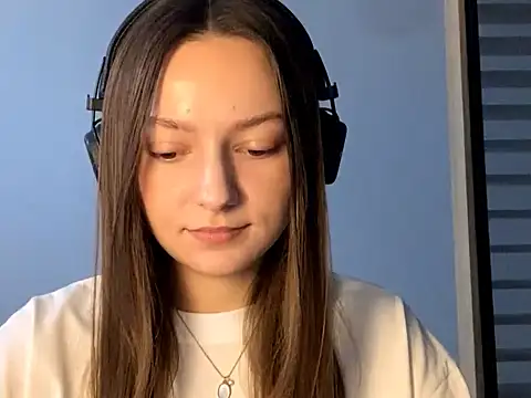 Snapshot of SoulHiperAgne_ chatting on 10/05/25, 07:17 SoulHiperAgne  online show from 10/05/25, 07:17