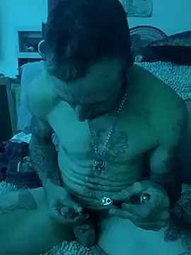 Snapshot of Mrluckstick chatting on 11/18/25, 02:06 Mrluckstick online show from 11/18/25, 02:06